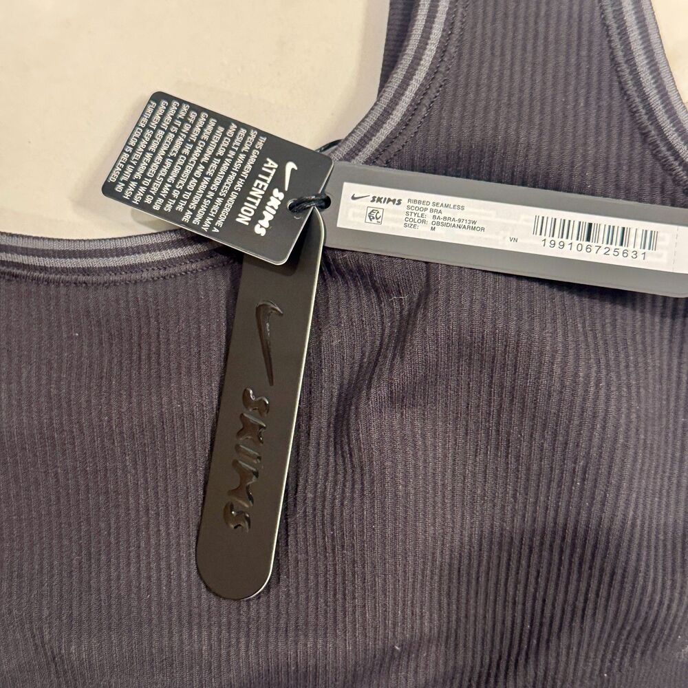 Nike Skims Ribbed Scoop Neck Sports Bra in Obsidian - Women's M - NEW with Tags - Picture 7 of 7